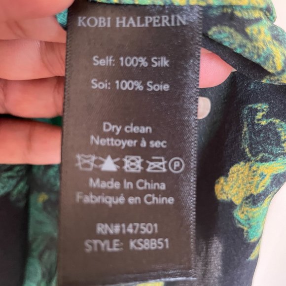 Like New Kobi Halperin 100% Silk Green Floral Top with Lace Sleeves Size Small - Picture 5 of 6